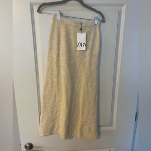 Zara NWT sweater material skirt cream small in stores right now